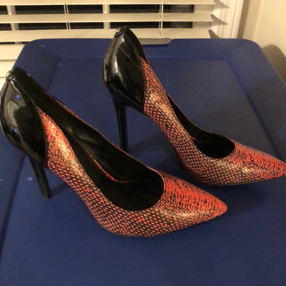 Red and black snake print Guess heel